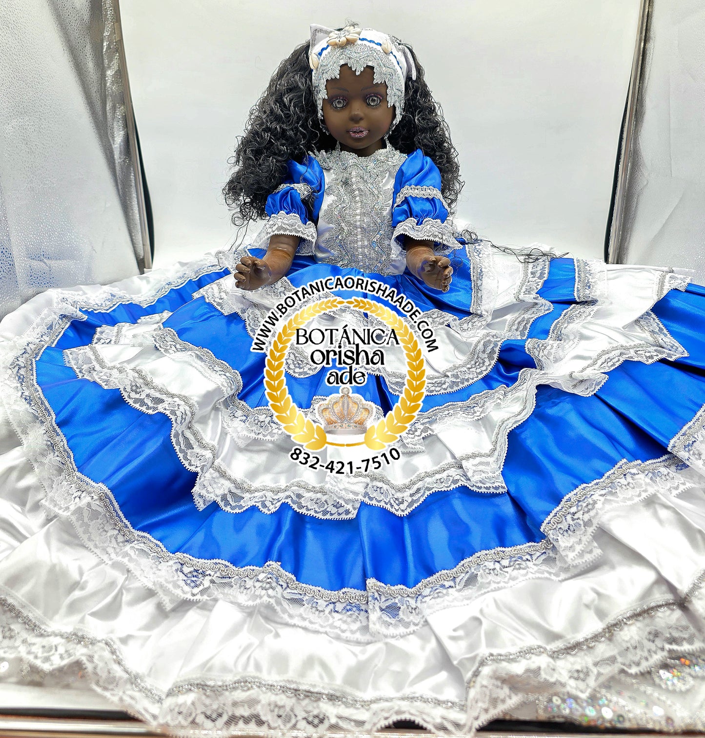 MUÑECA GRANDE VESTIDA DE AZUL Y BLANCO