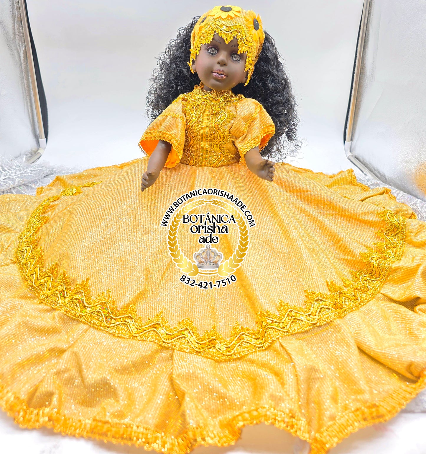MUÑECA MEDIANA VESTIDA DE AMARILLO