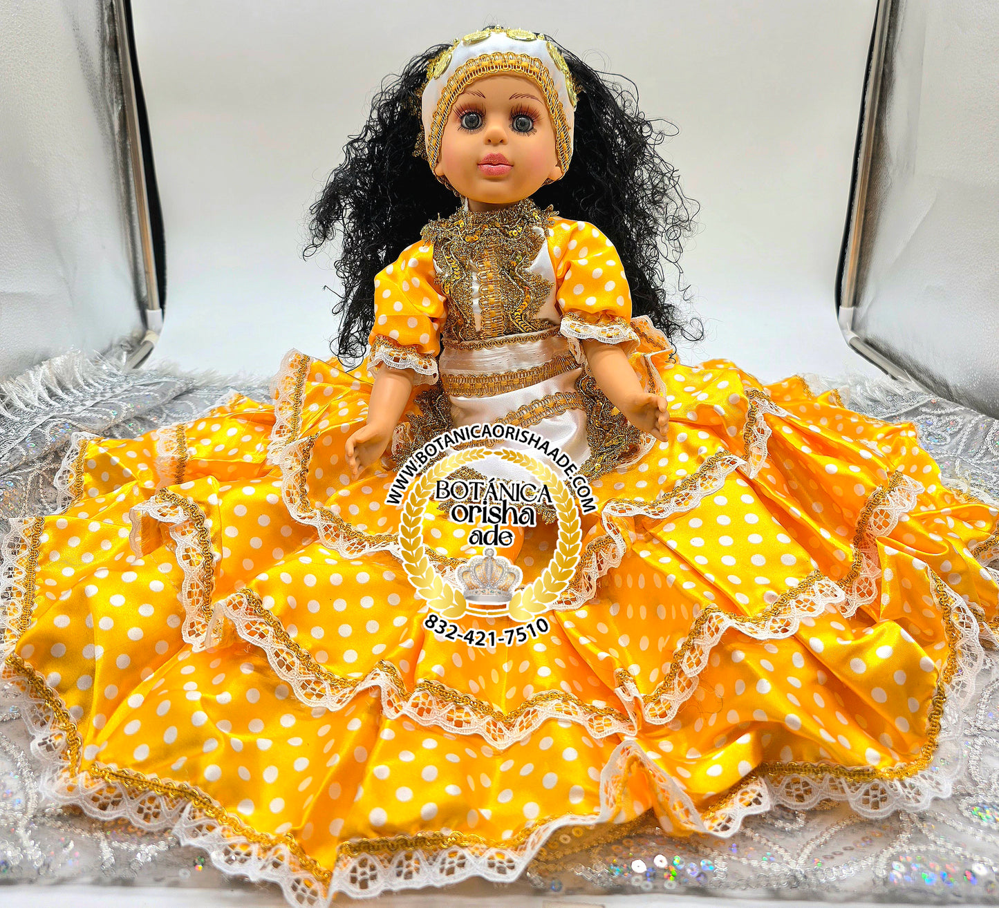 MUÑECA MEDIANA VESTIDA DE GITANA CON VESTIDO AMARILLO DE BOLA BLANCA
