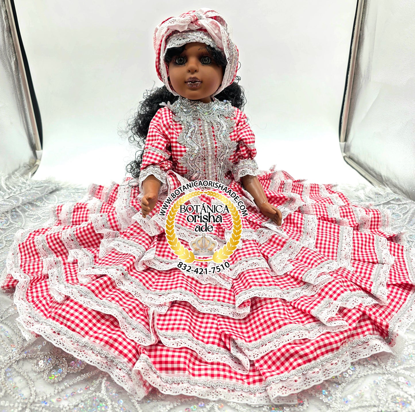 MUÑECA MEDIANA VESTIDA DE GINGA ROJA