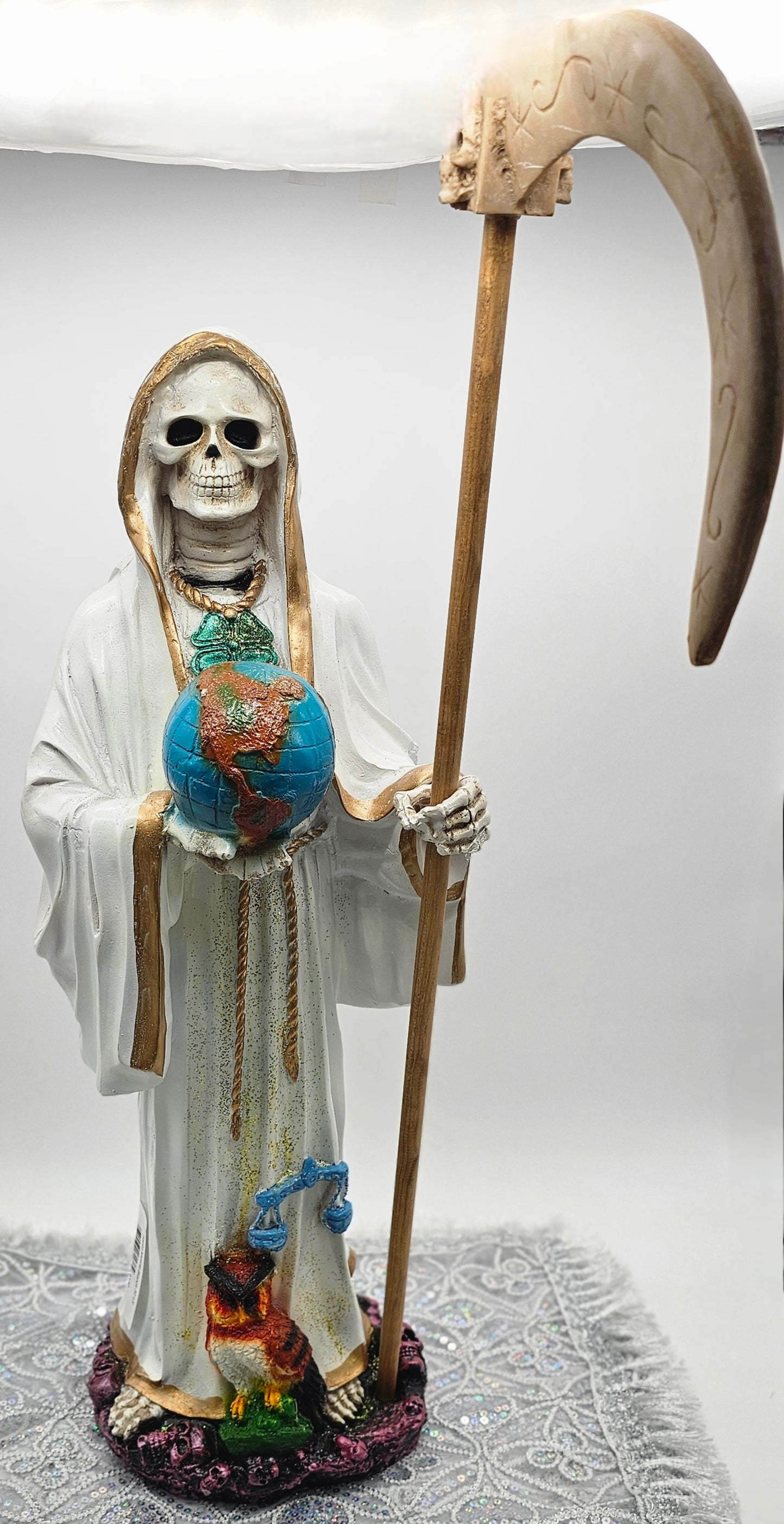 ESTATUA DE LA SANTA MUERTE BLANCA 30' LS