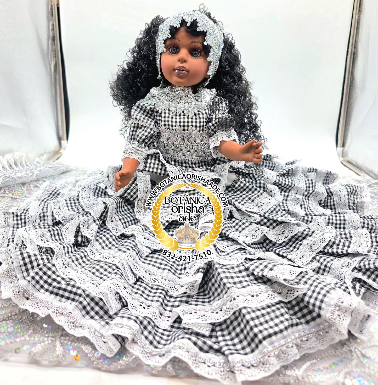 MUÑECA MEDIANA VESTIDA DE GINGA NEGRA