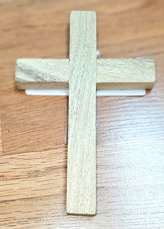 CRUCIFIJO DE MADERA BLANCA CHIQUITA