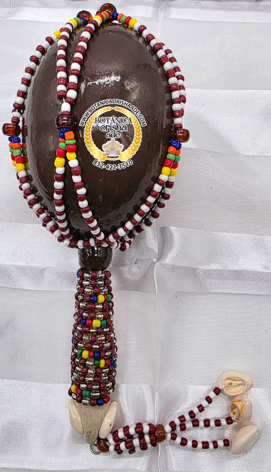 MARACA FORRADA EN CUENTAS DE AGGAYU