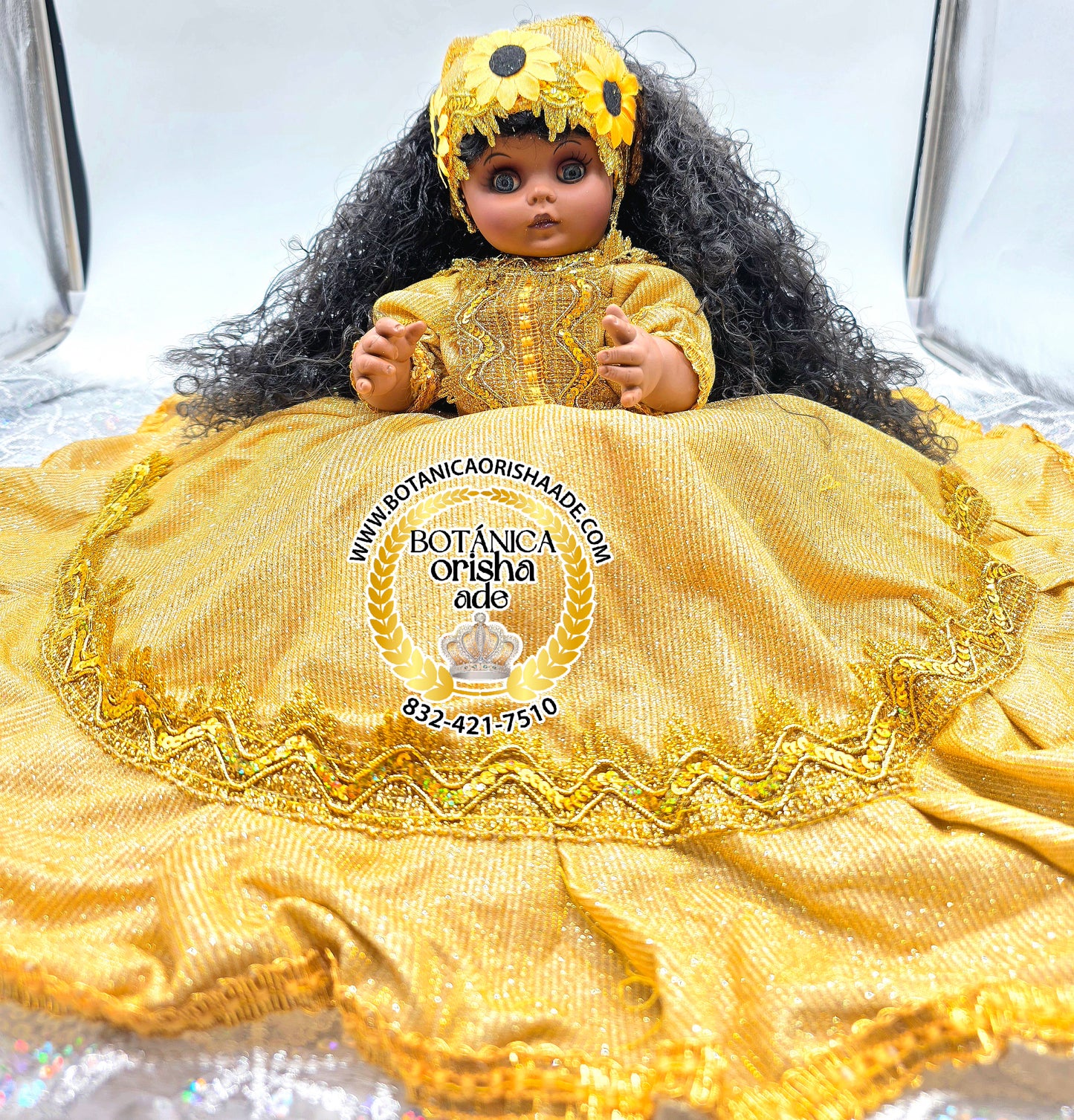 MUÑECA PEQUEÑA VESTIDA DE AMARILLO