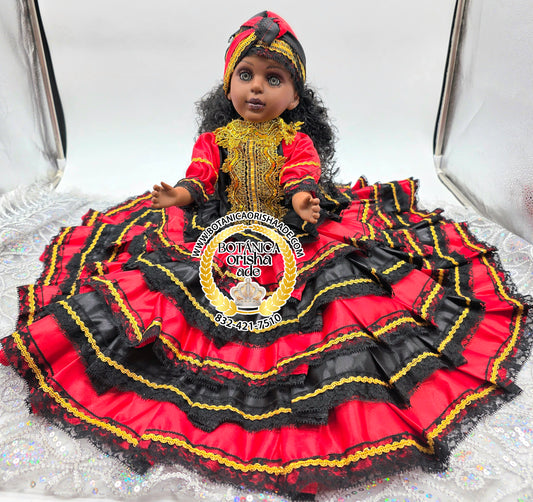 MUÑECA MEDIANA VESTIDA DE SATIN ROJO Y NEGRO