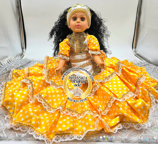 MUÑECA MEDIANA VESTIDA DE GITANA CON VESTIDO AMARILLO DE BOLA BLANCA