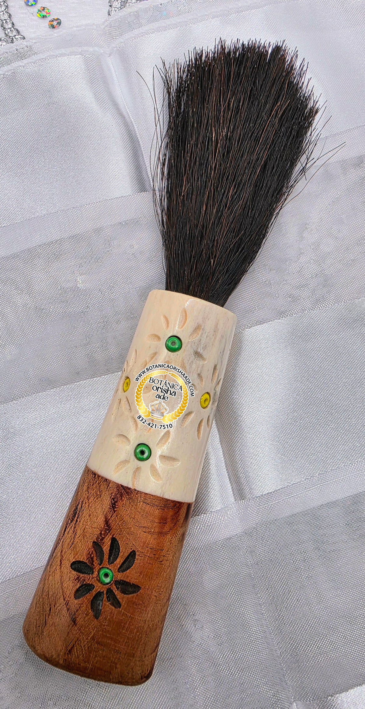 BROCHA DE IFA CON HUESO DE VACA Y MADERA COLA OSCURA