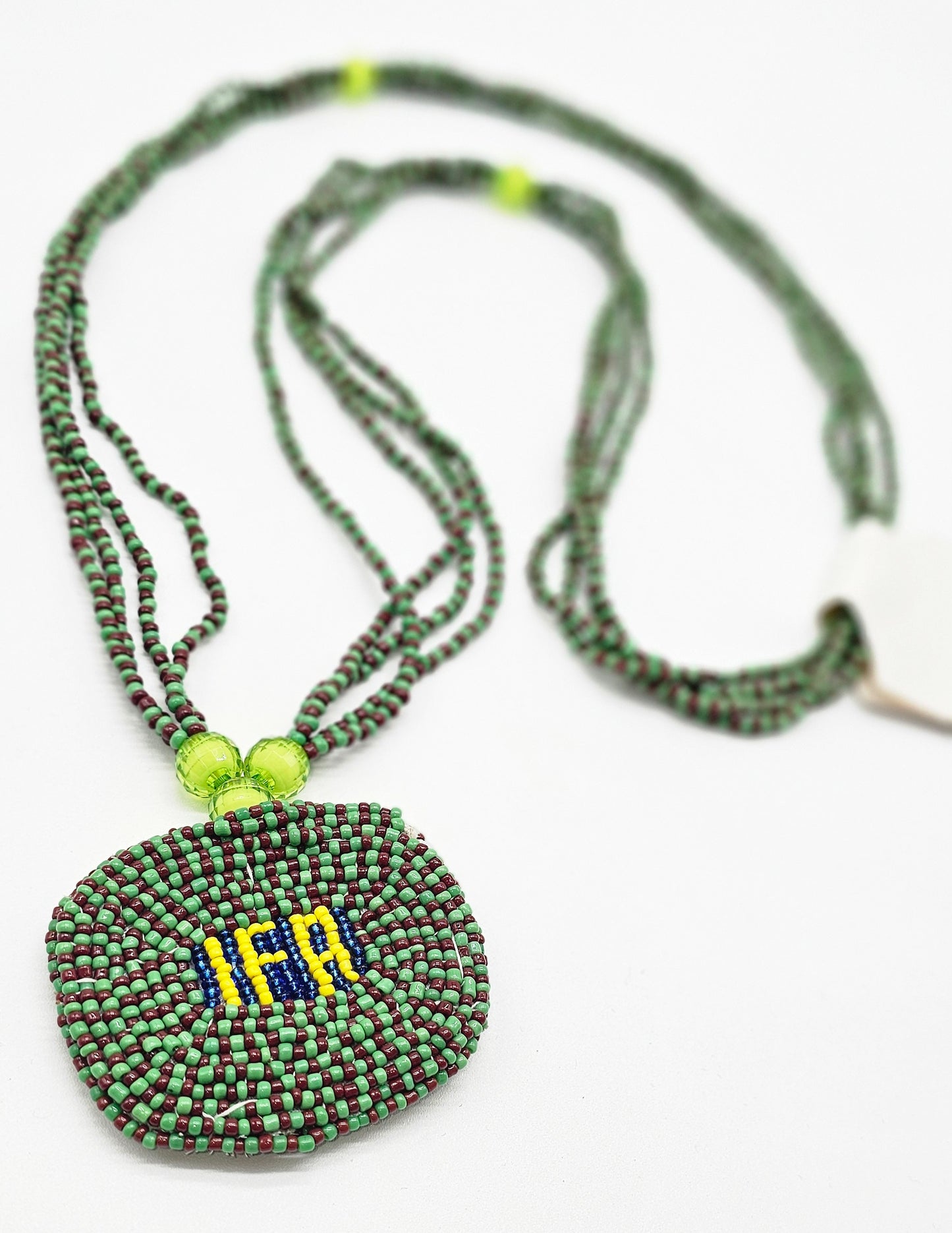 COLLAR TRADICIONAL CON ORISHA (ISESE)