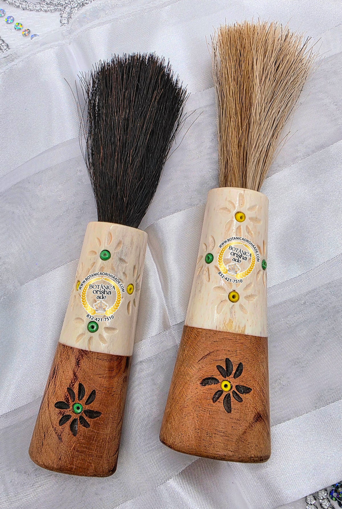 BROCHA DE IFA CON HUESO DE VACA Y MADERA COLA OSCURA