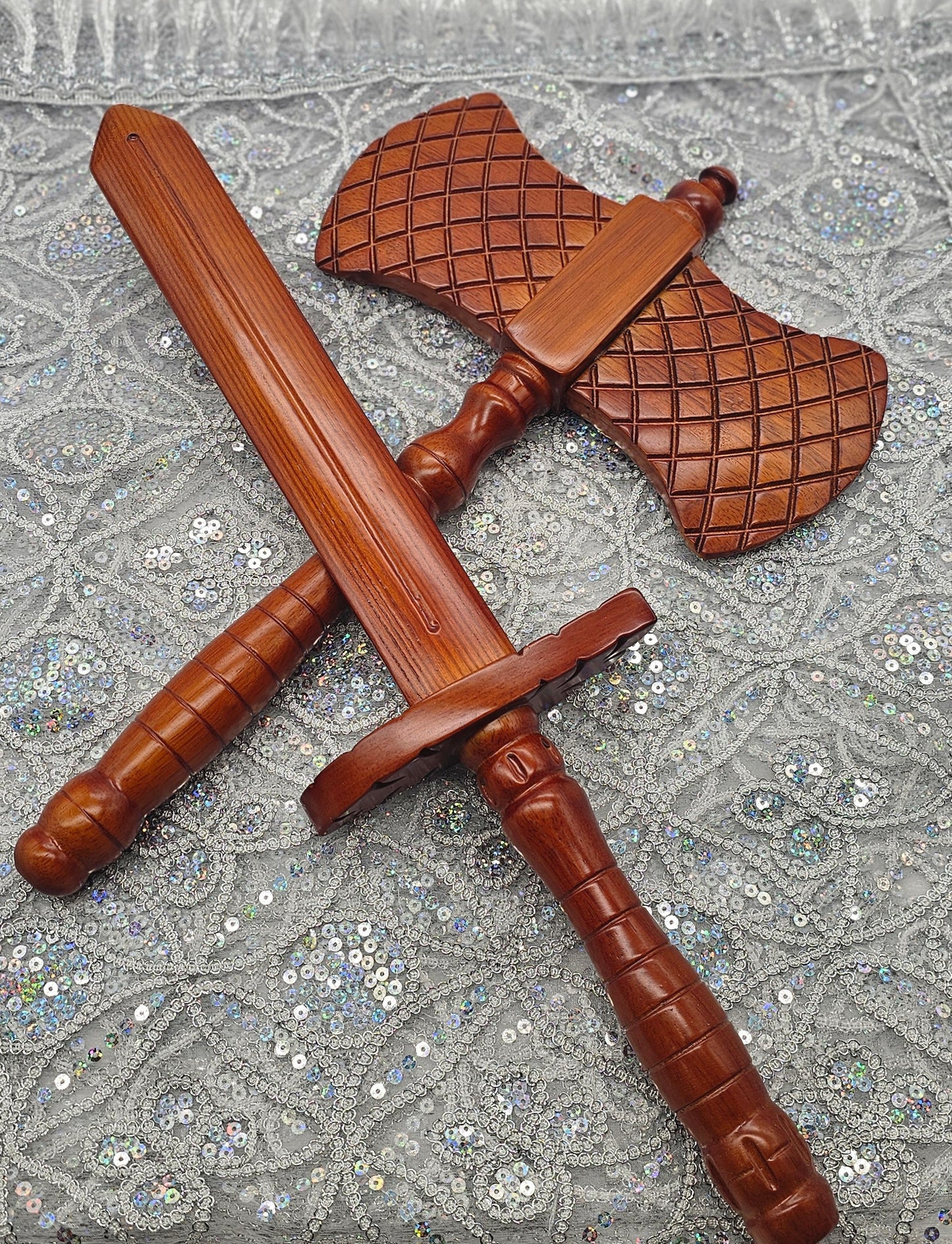 HACHA Y ESPADA DE MADERA (CLARA)