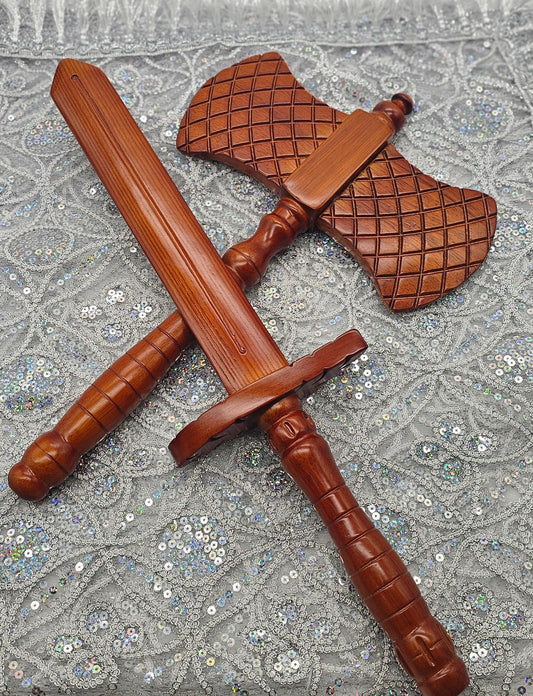 HACHA Y ESPADA DE MADERA (CLARA)